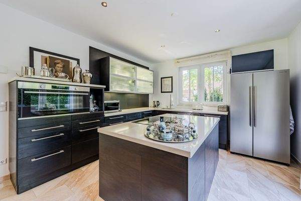 Einbauküche mit Markengeräten