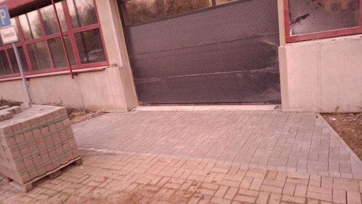 Toreinfahrt kurz.jpeg