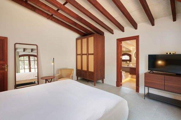 Luxury villa for rent on the seafront in Cala Ratjada, Mallorca