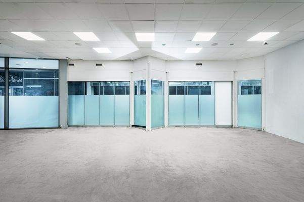 brueckcenter-ladenlokalbrueckstr-re-schiebetueren-b-web