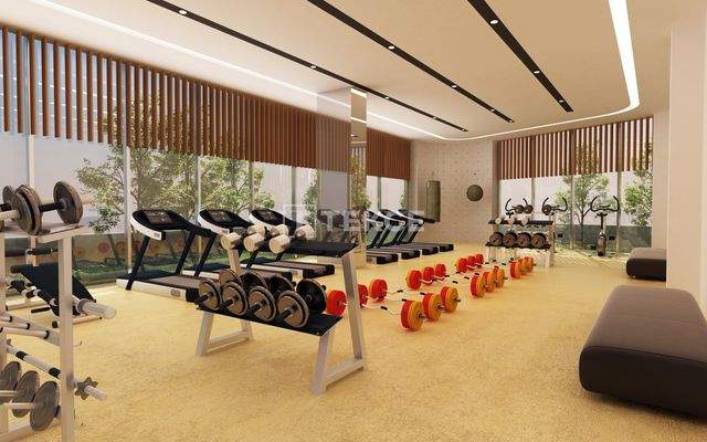 Apartments 100 Meters from the E-5 Highway in Esenyurt