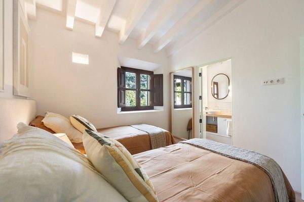 Cosy village house with mountain views for sale in Deiya, Mallorca