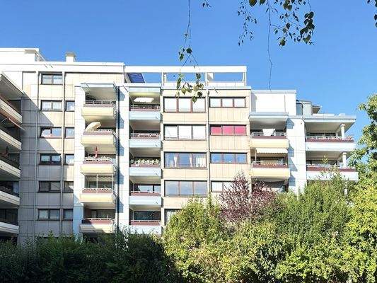 Rückansicht mit Balkonen