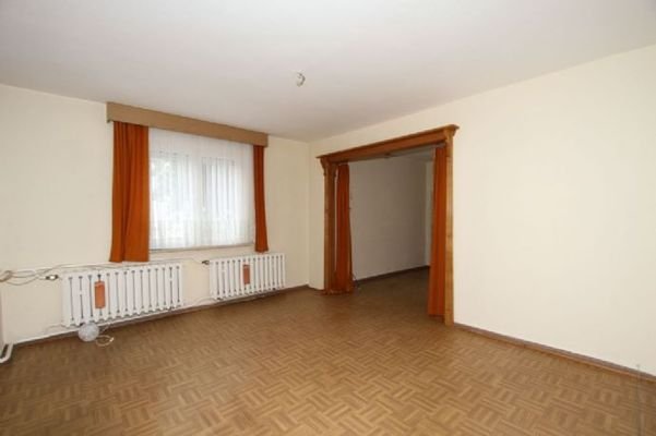 12. Speiszimmer m. Durchgang z. Wohnzi. EG