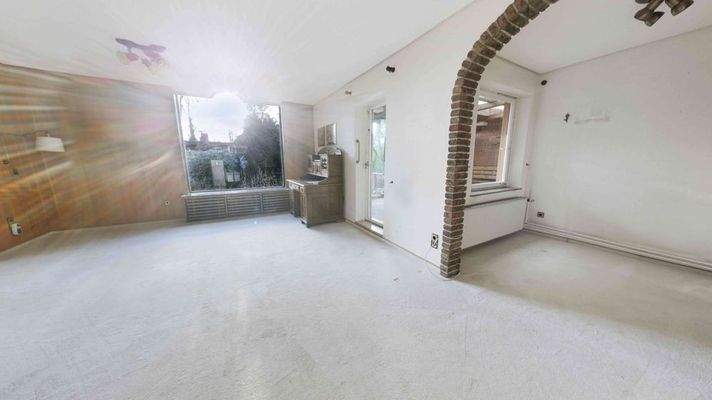 lichtdurchflutetes Wohnzimmer