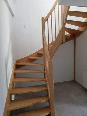 Echtholzwendeltreppe