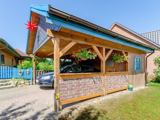 Carport mit Werkstatt.JPG