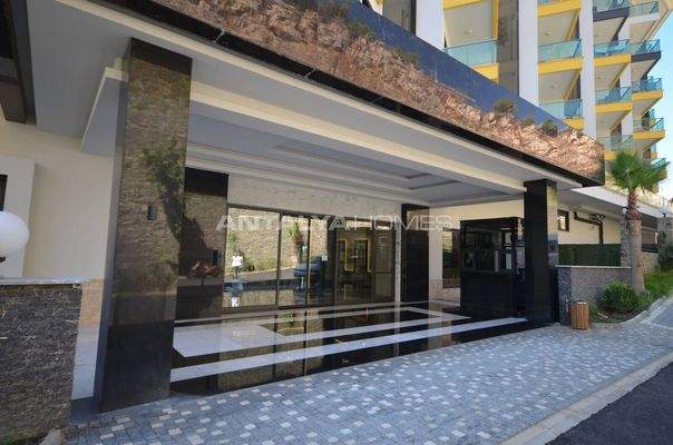 Key-Ready Flats in a Complex with Private Beach in Kargicak Alanya