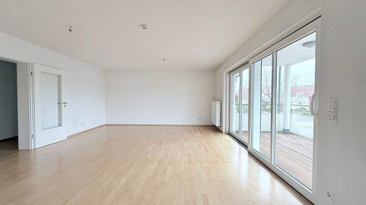 Wohnzimmer mit Südbalkonzugang