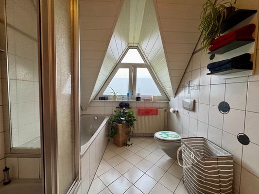 Badezimmer OG WHG rechts