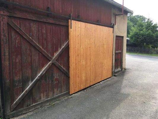 Außenansicht - Lagerraum (Schuppen) - Gegenüber von der Laderamp