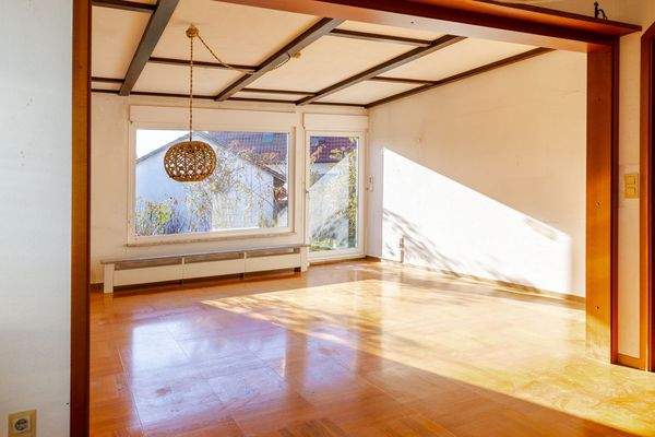 Handwerker-Projekt zur Renovierung (OKAL-Fertighaus mit PV-Anlage)