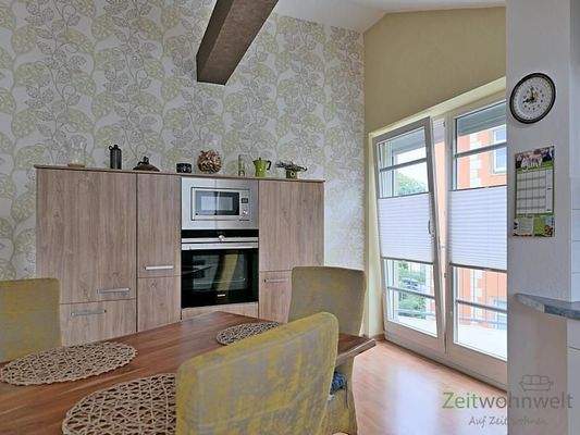 der kleine Balkon an der Küche