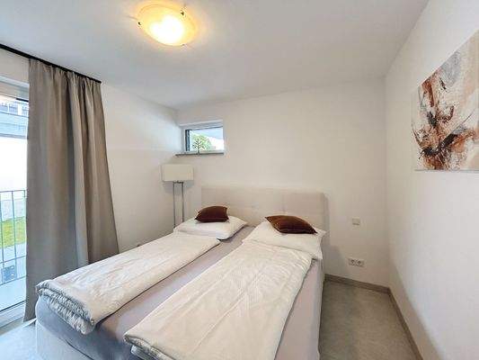 lichtdurchflutetes Schlafzimmer