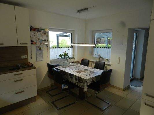 Essbereich mit Zugang zum Wohnzimmer