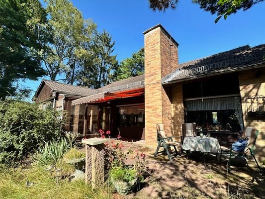 Blick vom garten zur Terrasse