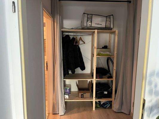 Abstellmöglichkeit für einen Schrank