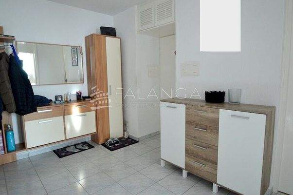 Flur mit ausreichend Platz für eine Garderobe