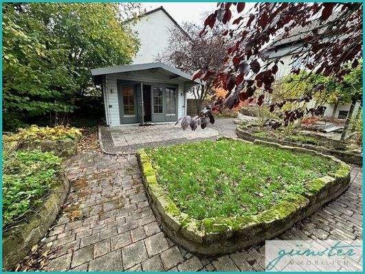 Gartenhaus mit Terrasse