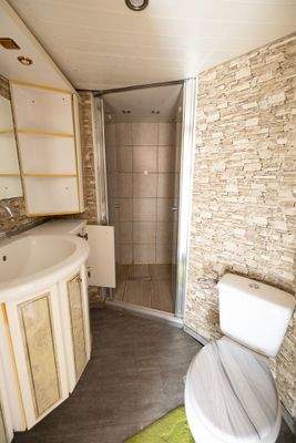 Badezimmer iom 1. OG