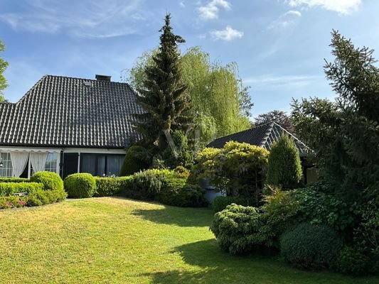 Blick vom Garten aufs Haus