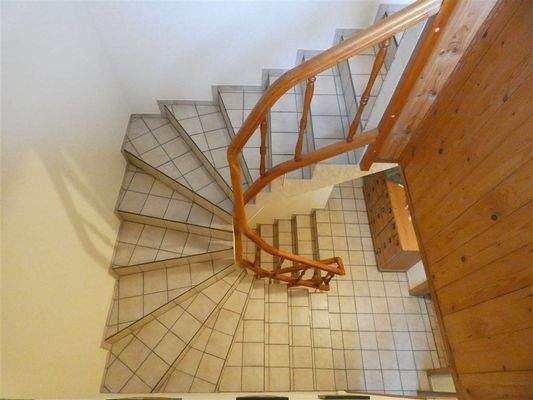 massives Treppenhaus