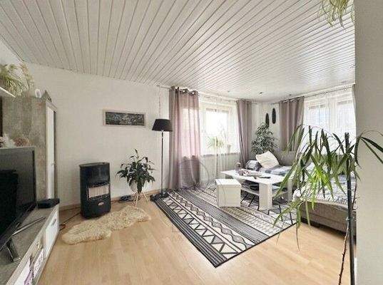 Lichtdurchflutetes Wohnzimmer EG