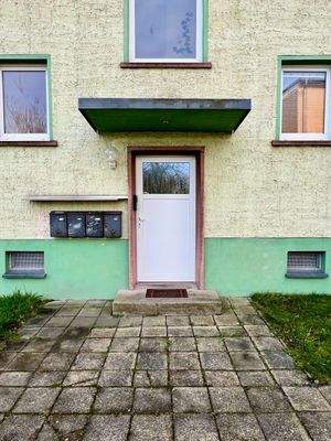 Eingangsbereich und Briefkastenanlage