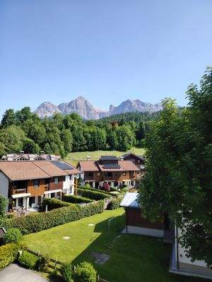 Ausblick in die Berge.jpg