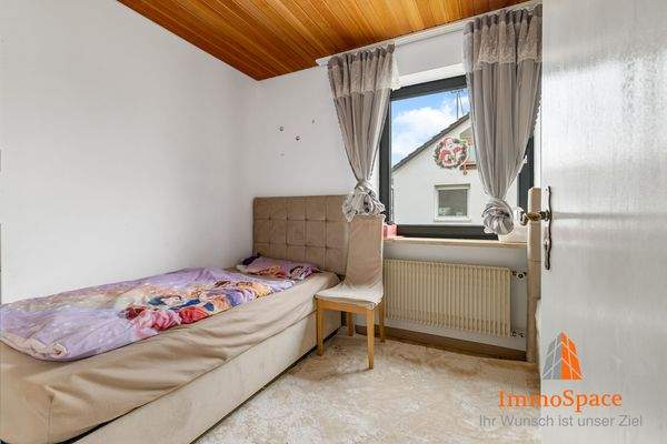 Blick in ein Kinder- oder Schlafzimmer