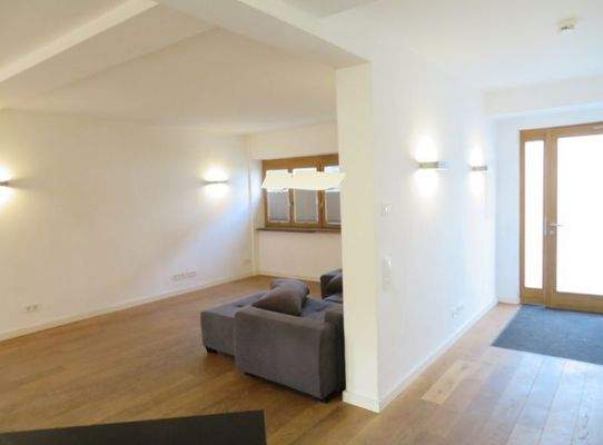 6 Eingang Flur+Blick Wohnen