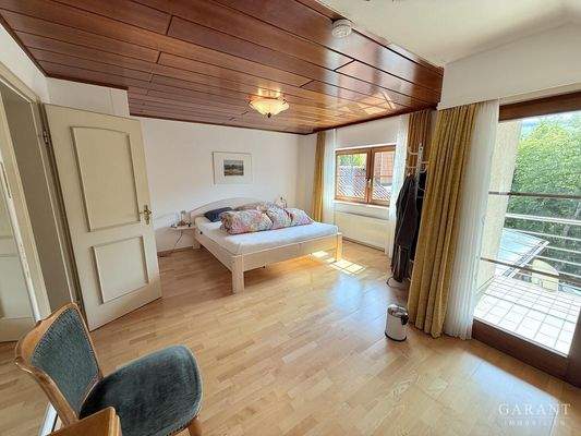 Privatbereich DG - Schlafzimmer mit Balkon