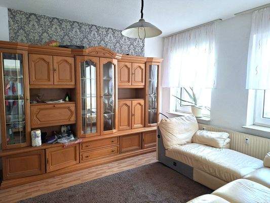 Hilders-Kerngemeinde,  große 3-Zimmer-ETW mit Renovierungsbedarf.