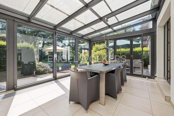 Luxuriöser Wintergarten