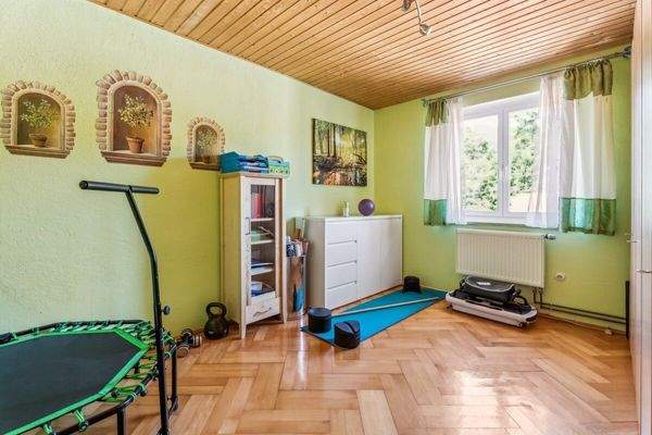 Mgl. Schlafzimmer (Whg. OG)