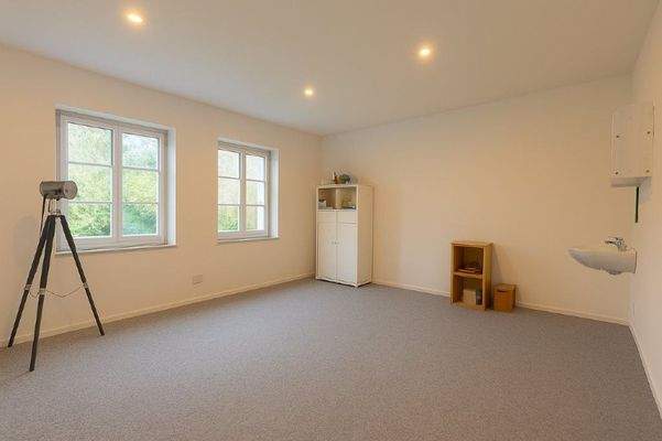 weiterer Raum im Erdgeschoss.jpg