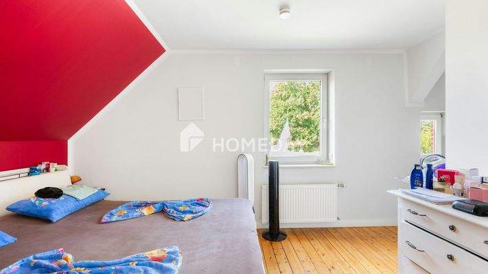 1. OG Schlafzimmer 1