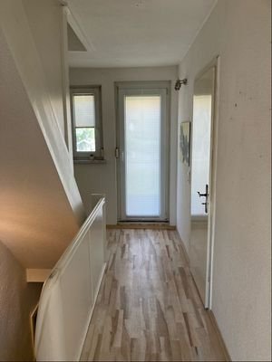Etagenflur mit Balkonzugang - Obergeschoss