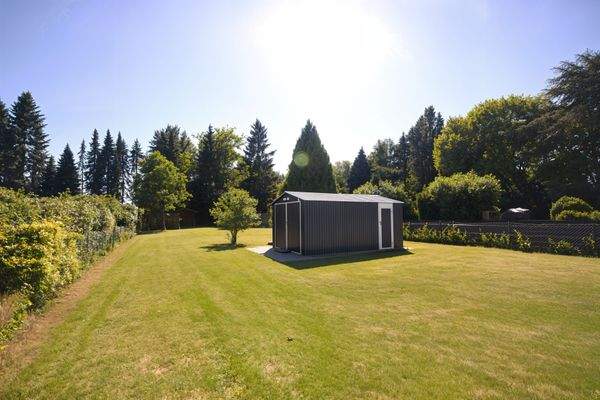 Ihr Blick in den großen Garten