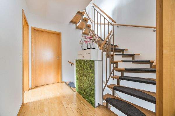 Hochwertige Treppensicherungen komplettieren das Treppenhaus