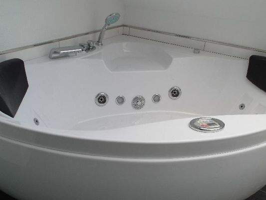 Ihre Whirlpool-Wanne