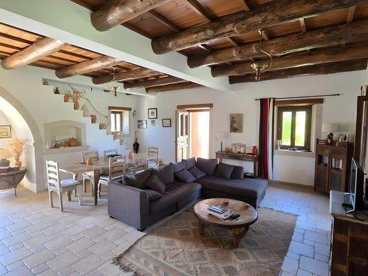 Traditionelle Steinvilla bei Plevriana auf Kreta m