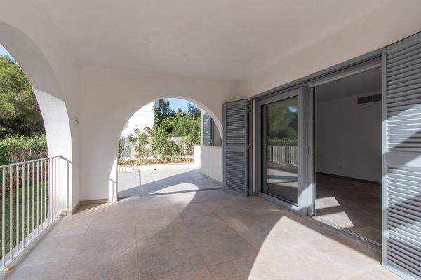 Terrasse mit Zugang zum Wohnzimmer