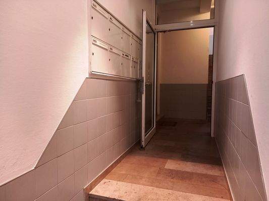 Hauseingang Sicher und sauber B