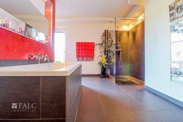 Dusch- und Badbereich