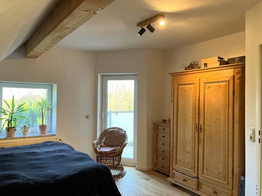 Schlafzimmer mit Balkon