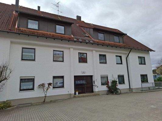 Hausansicht vom Hof mit Eingang