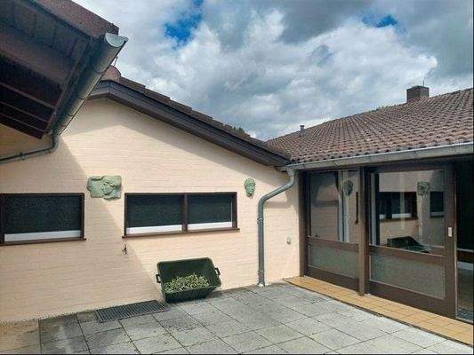 geschützt gelegene Terrasse