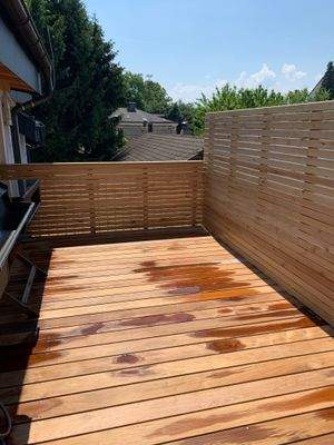 Foto Wohnung_Terrasse leer2.jpg