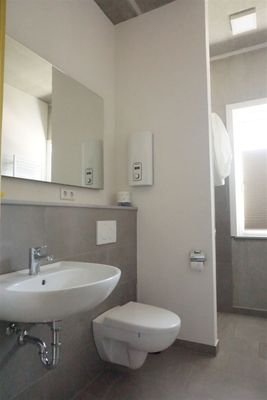 Duschbad I mit WC Bild II